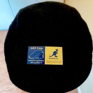 NWT Kangol 507 Black Flat Cap Size M